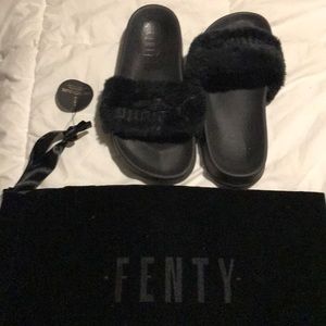 Puma FENTY slides size size 7